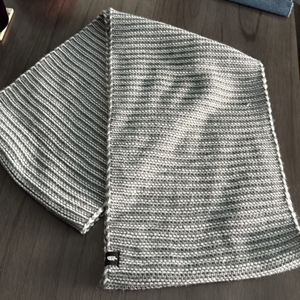 Infinity Scarf - The North Face - Picture 3 of 7
